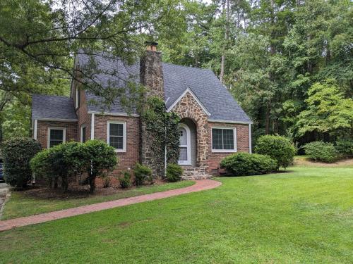 Duke Forest Gem! 3br, Sleeps 7