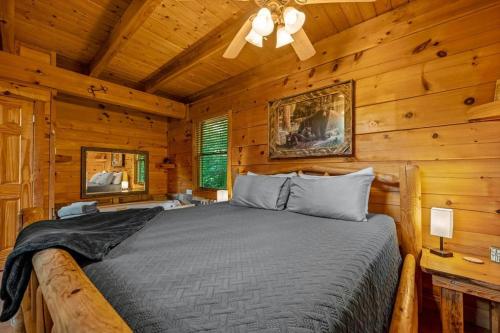 Sunrise Woods Retreat cabin - image 14