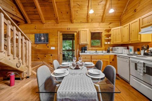 Sunrise Woods Retreat cabin - image 4