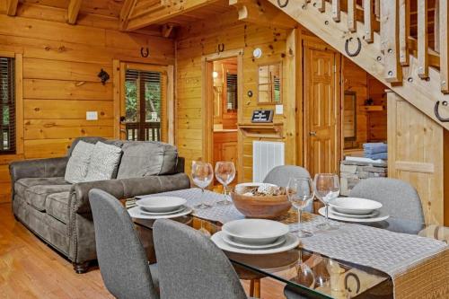 Sunrise Woods Retreat cabin - image 10