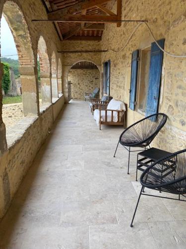 Facilities, Bastide de la madeleine in Pougnadoresse