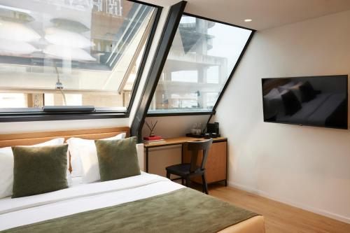 room detail thumbnail 1