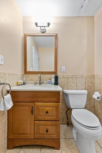 The Pink Room near Yale Hospital/Bridegport in Bridgeport, USA