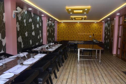 Restaurant, Hotel Gridhakuta International in Rajgir