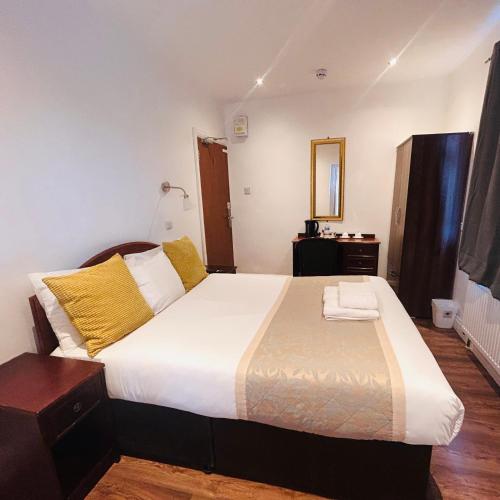 Sinai Hotel, Londyn