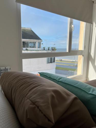One-Bedroom Apartment image 5