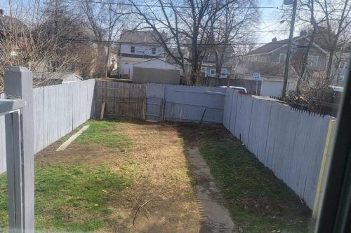 Quiet 3 bed with fenced yard