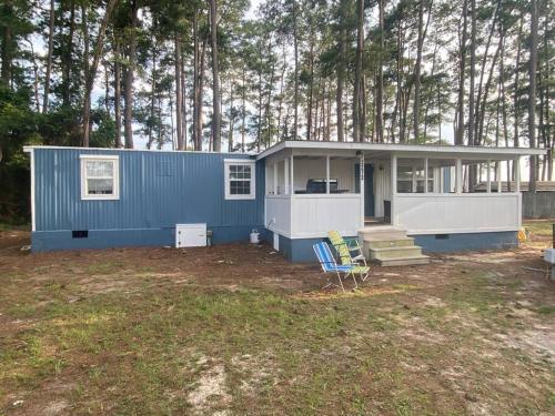 Secluded lakefront cabin on Robinson