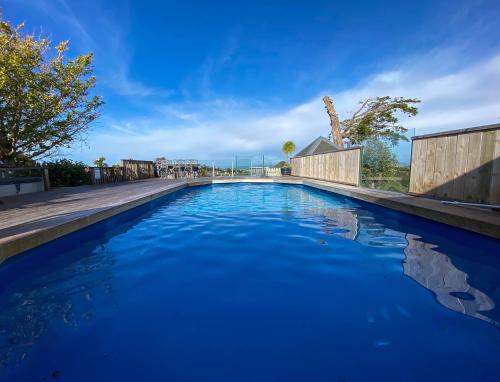 Peldbaseins, Kauri Villas in Parua Bay