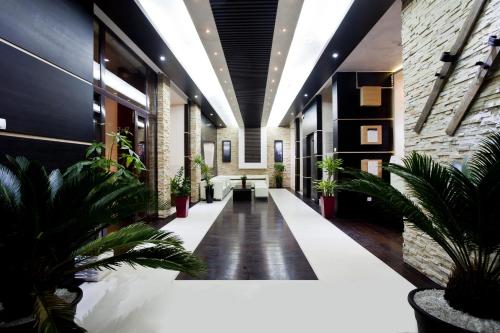Apart & Spa Zoned - main image