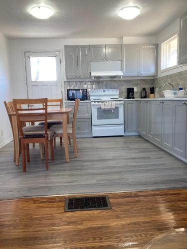 Konyha, Lucky home- Vacation Houses in Quinte West (ON)