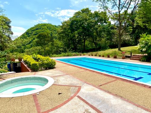 Hermosa Casa FINCA Piscina Voleibol WiFi Villeta