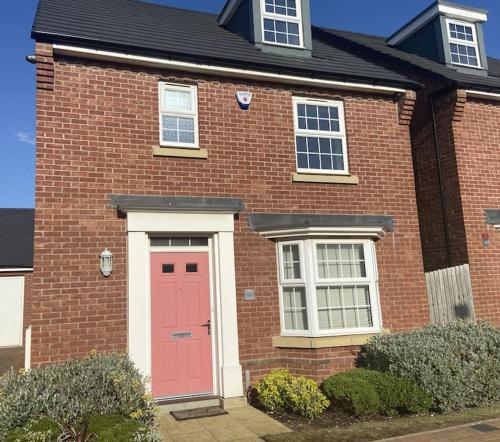 Agase Way - Stylish 4 Bed Home