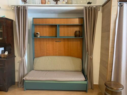 One-Bedroom Apartment image 5