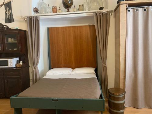 One-Bedroom Apartment image 4