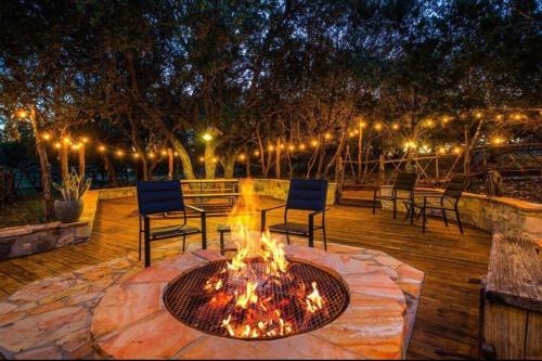 Iekārtas, Modern Cabin with Hill Country Views in Rio Frio (TX)