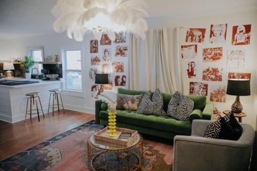 Dream On – Style & Comfort Near Historic Downtown