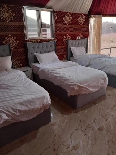 5 twin beds