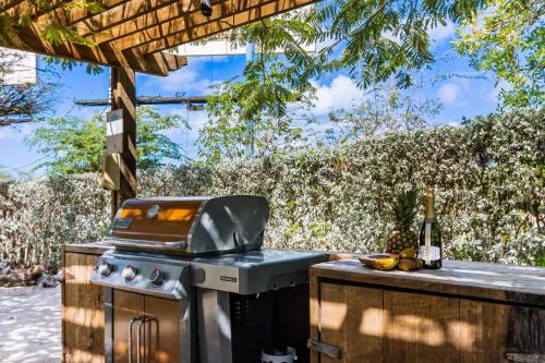 Koyari Modern Condos 9BR 7BA Sleeps 26 w/ Pool and Roof Deck