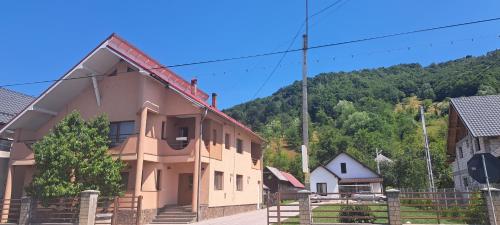 CASA OFRIM, Bârsana, Maramureș - Accommodation - Bîrsana