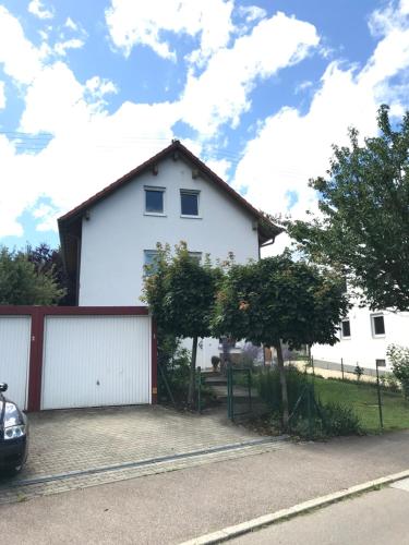 House with castle view & art