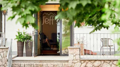Jeff's - Rooms with a mountain view 5