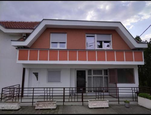 Venera, Loznica (fotografie 9)