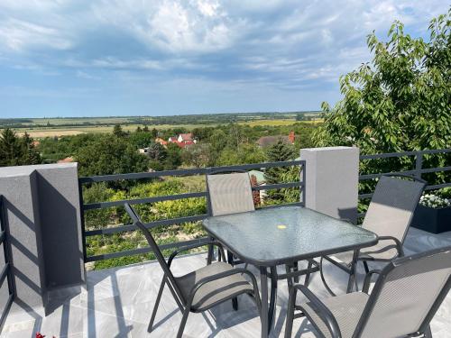 Skats, Szépkilátás Apartman Balatonfőkajár (Szepkilatas Apartman Balatonfokajar) in Balatonfőkajár