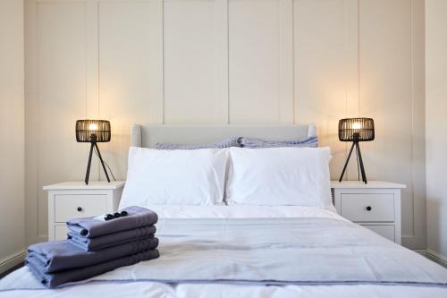 Elegant Design 75" Smart Tv Long Stay Welcome