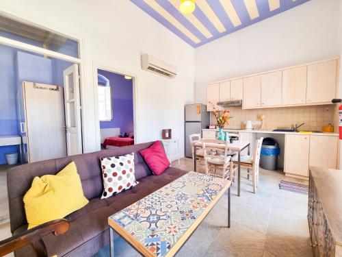 virtuve, Village Charm with Pool Apartment at Skarinou in Skarinou