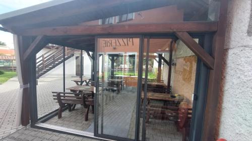 Penzion a restaurace U Strnada