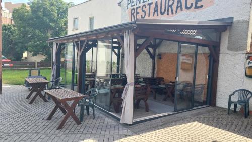 Penzion a restaurace U Strnada