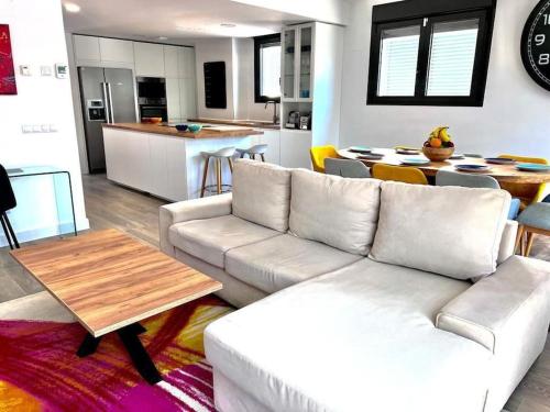 Acogedora casa en Madrid con piscina privada, jacuzzy y garaje, Мадрид (фото 10)