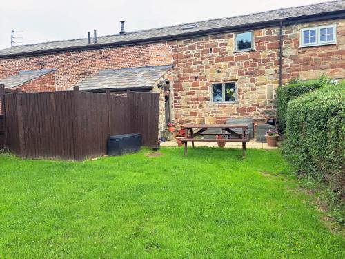 The Shippon Barn with Hot Tub and Private Pool