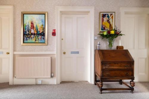 Highcliffe House - image 9
