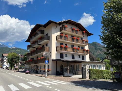 Albergo Dolomiti - Hotel - Fiera di Primiero