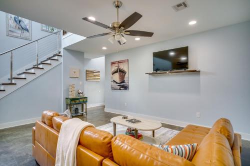 Vibrant Lafayette Townhouse about 5 Mi to Downtown!