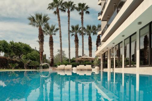 Golden Sun Hotel, Ateny