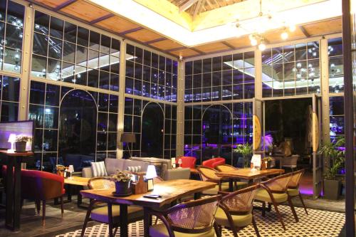 酒吧/高級酒吧, 卡艘利山巒酒店 (Kasauli Hills Resorts) in 卡紹利