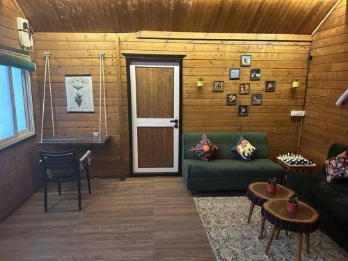 The Wooden Cottage Staeg