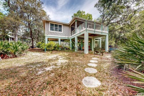 Suwanee House and Bungalow in Bell (FL)