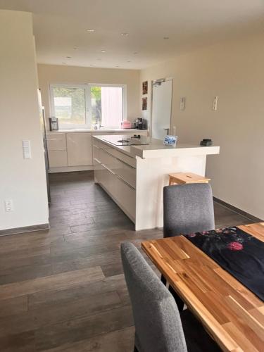 ห้องครัว, Haus am Wald in นีเดอร์สเทตเทน