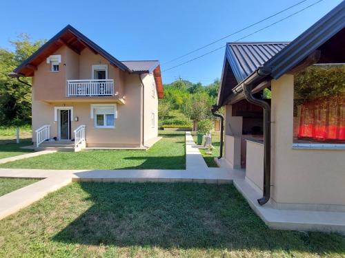 Kuća-Villa pored rijeke i jezera Čelebići Konjic