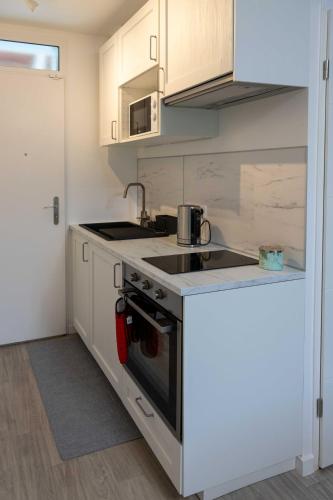 ห้องครัว, LILYA HOUSE in แซงต์ ปิแยร์ ดู แพเรย์