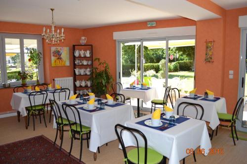 Restaurant, LE CASTEL in Brissac-Quincé