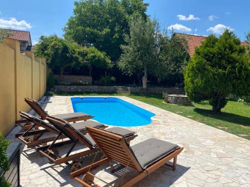Apartment Gemer & Apartment Volovec – khách sạn tại Roznava