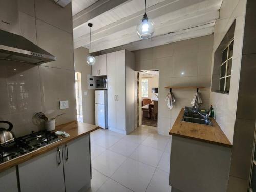 virtuve, Saxon Park Farm Cottage in Ficksburg