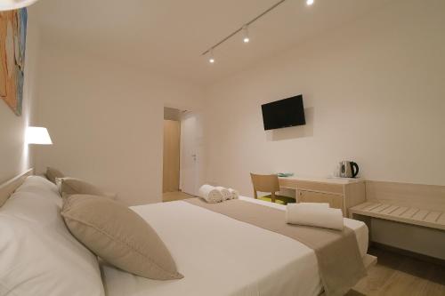 Standard Quadruple Room image 1