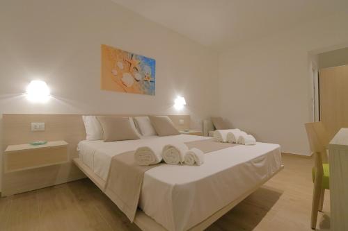Standard Quadruple Room image 5