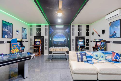 Private Pool Game Room in Resort with Clubhouse in Davenport, USA
